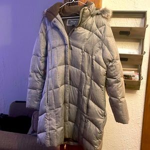 XL Eddie Bauer long Women’s Down jacket. Knee length